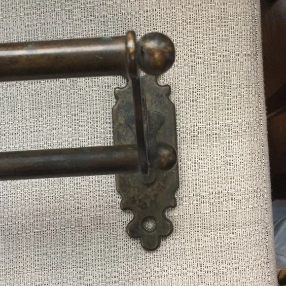 Matching Vintage Towel Racks - Picture 6 of 9